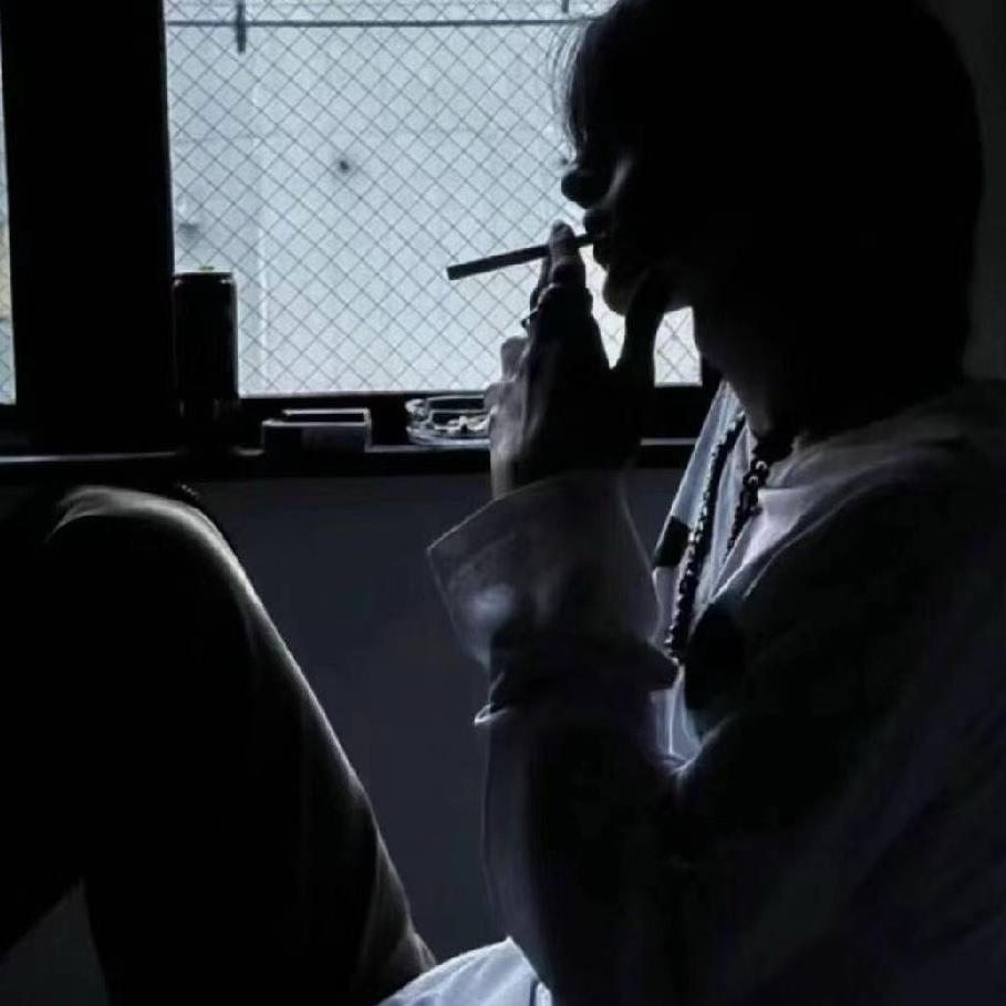 枕头里有发霉的梦