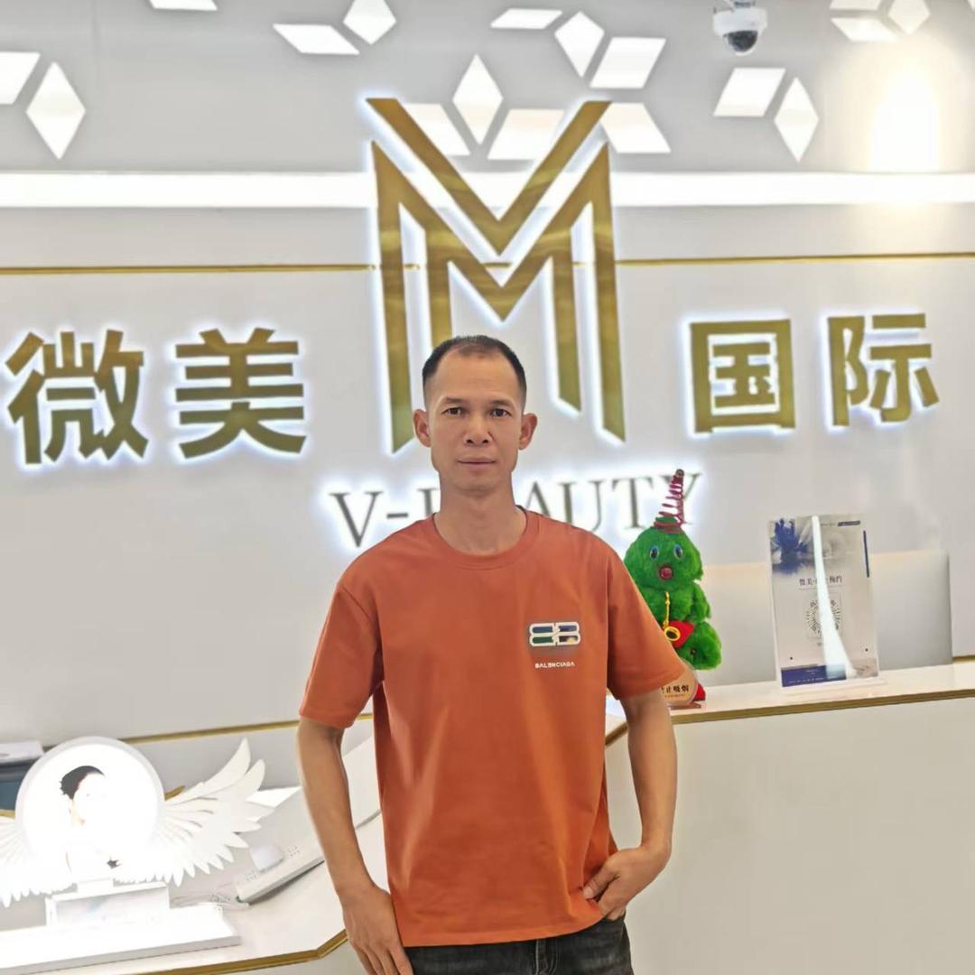 yeu，小何