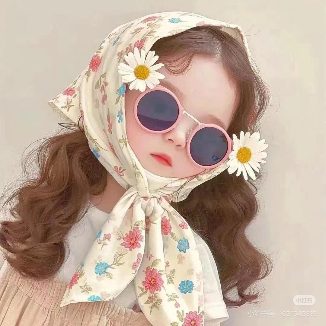 伊伊爱吃爱玩