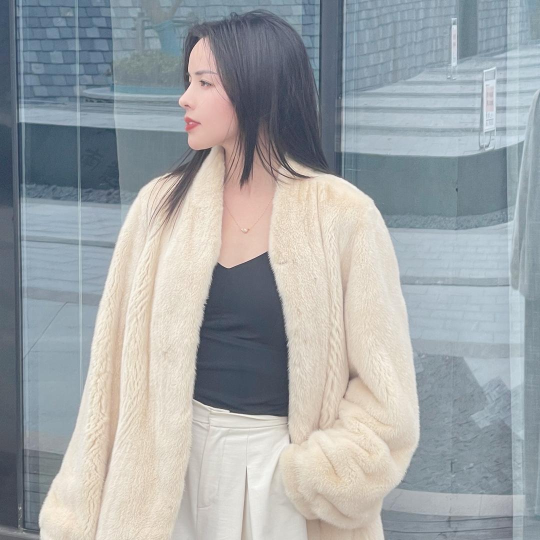 海宁梵琴黛皮草