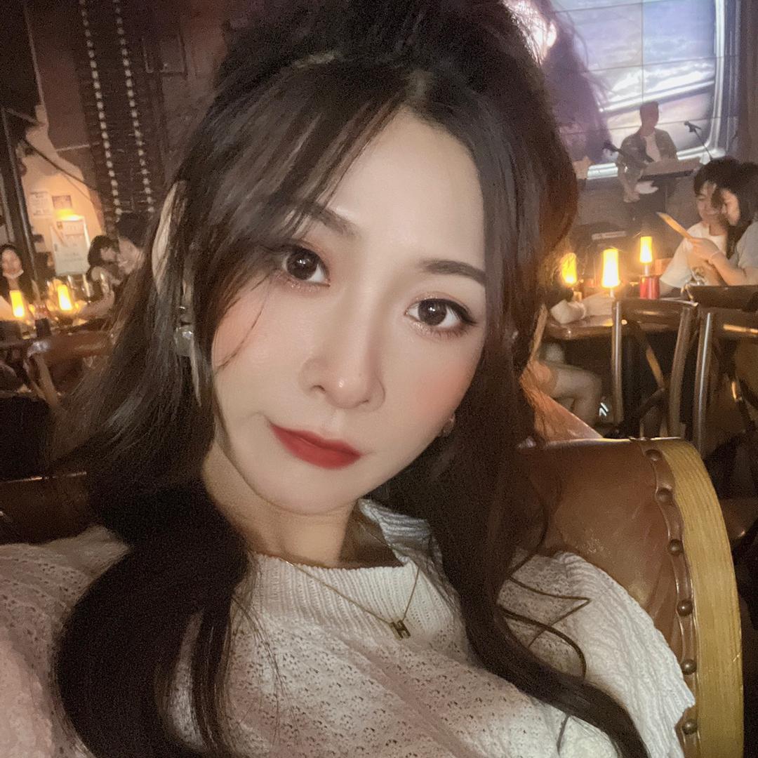卡拉弗服饰穿搭