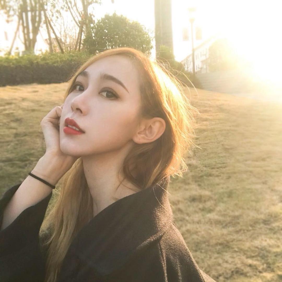 Lily晓丽