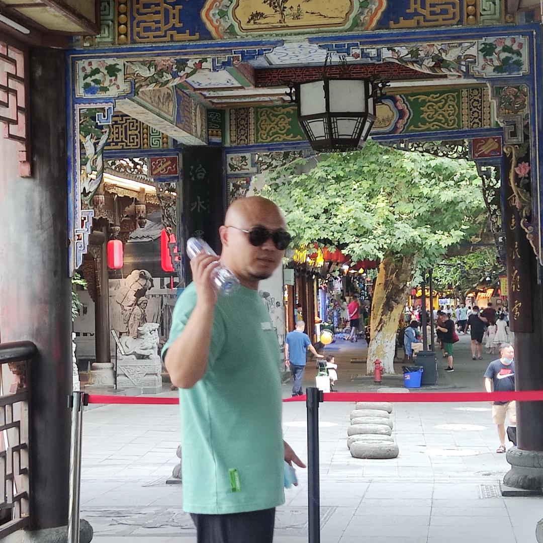 河津卖卫浴的原哥