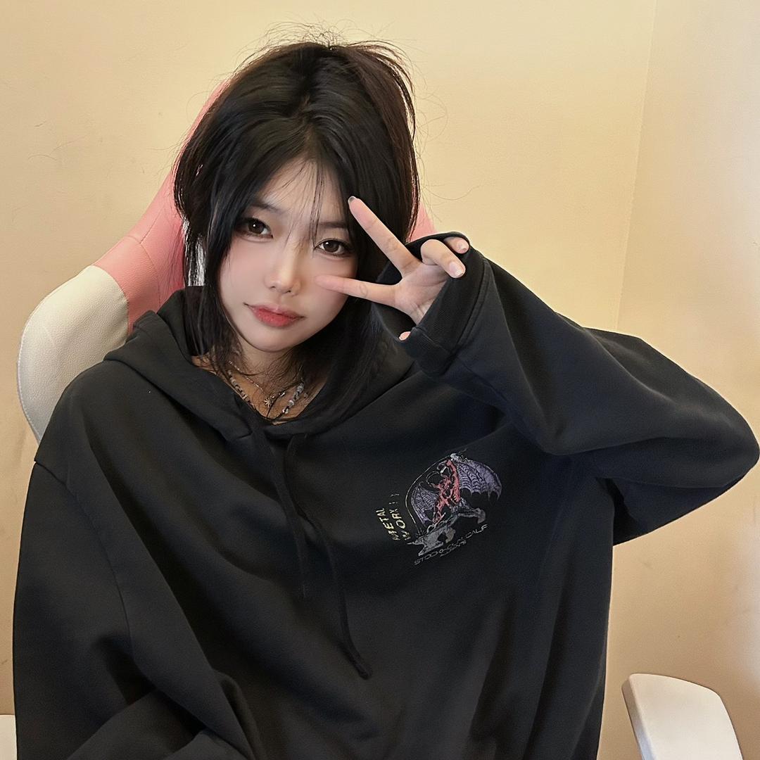 小咪吃饱饱