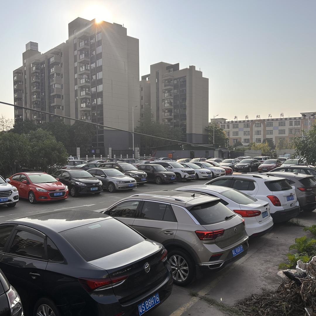 东莞市伯林汽车销售有限公司大量收车