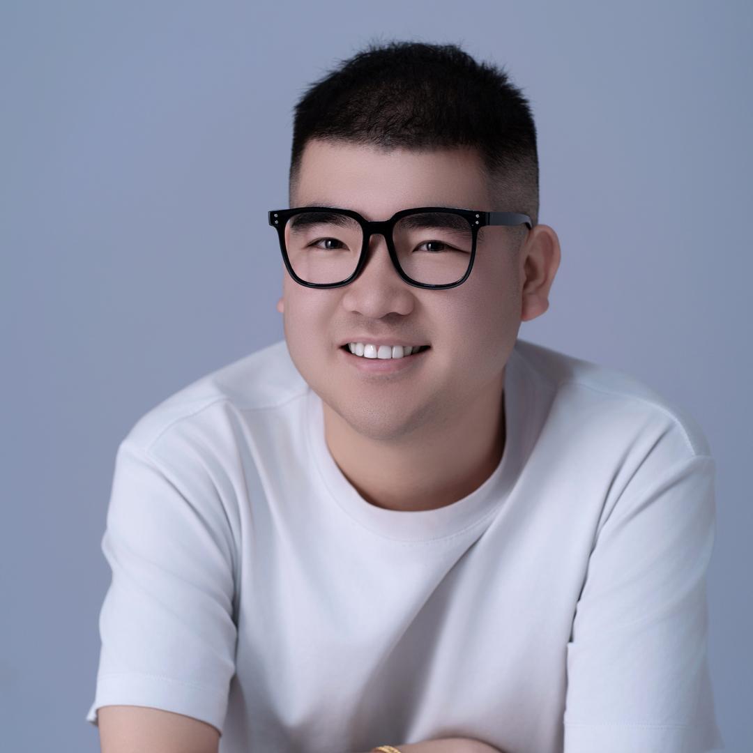 @主持人—王旭