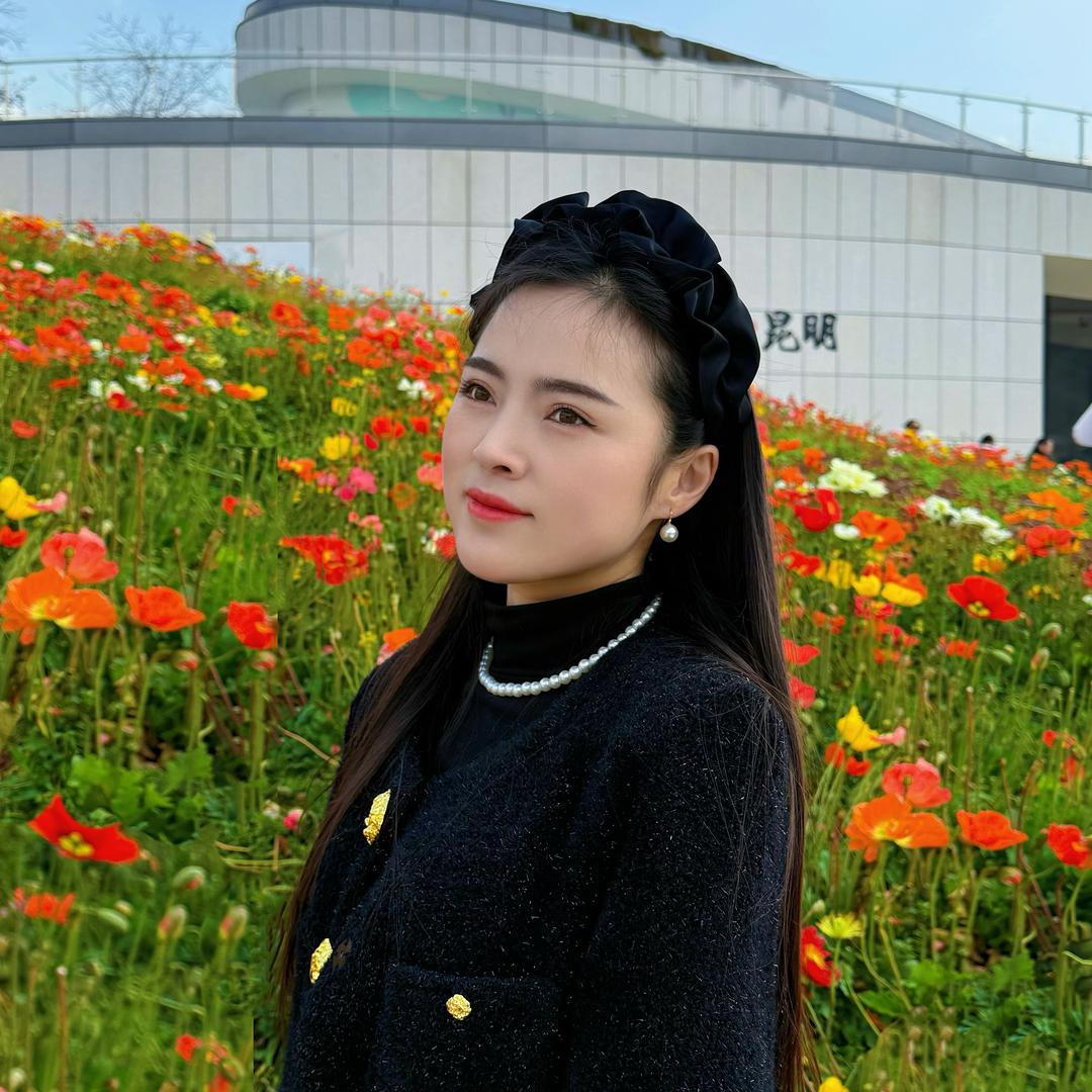 卖珠宝的小阿姨🍀
