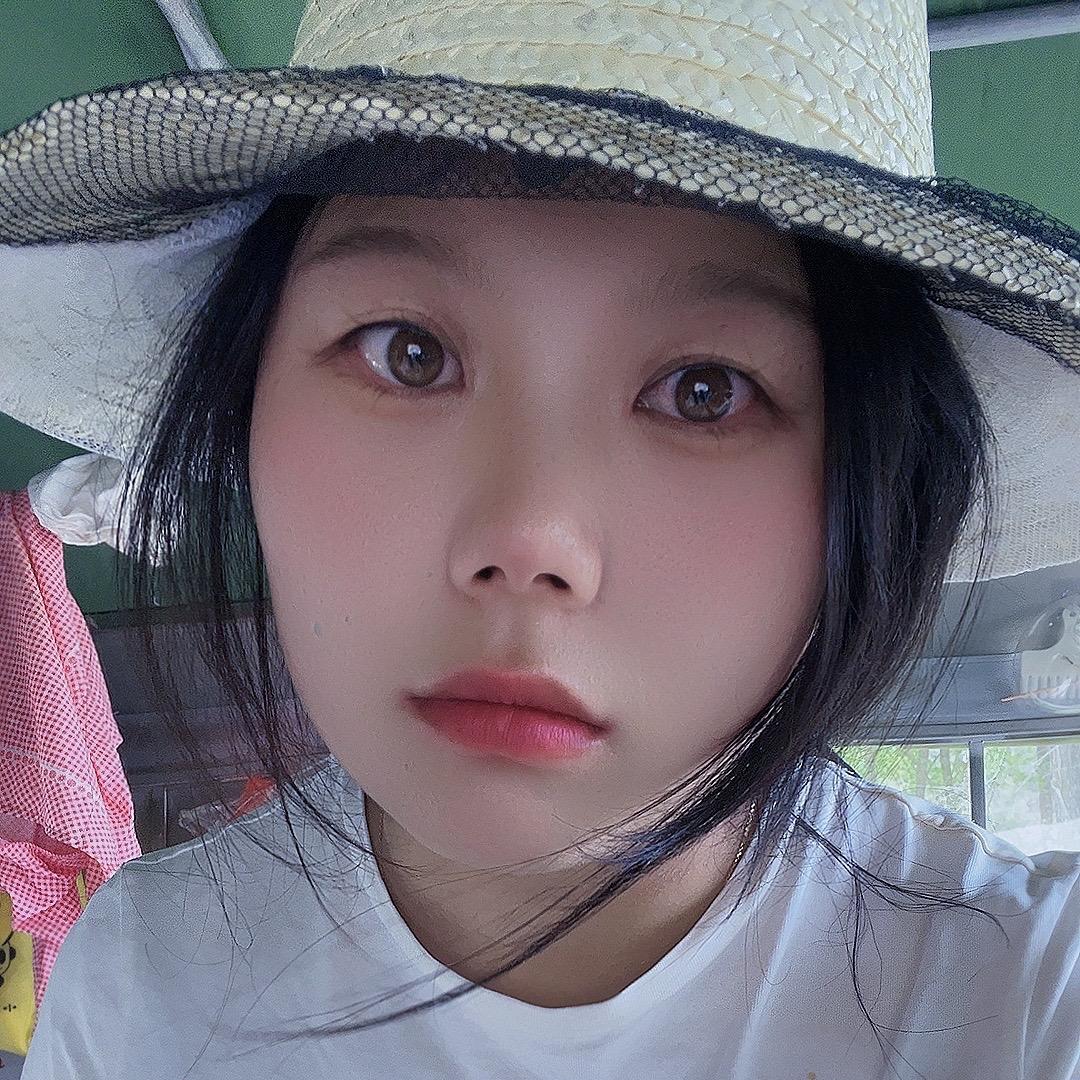 *･゜ﾟ李蜂子･*:.｡..｡.