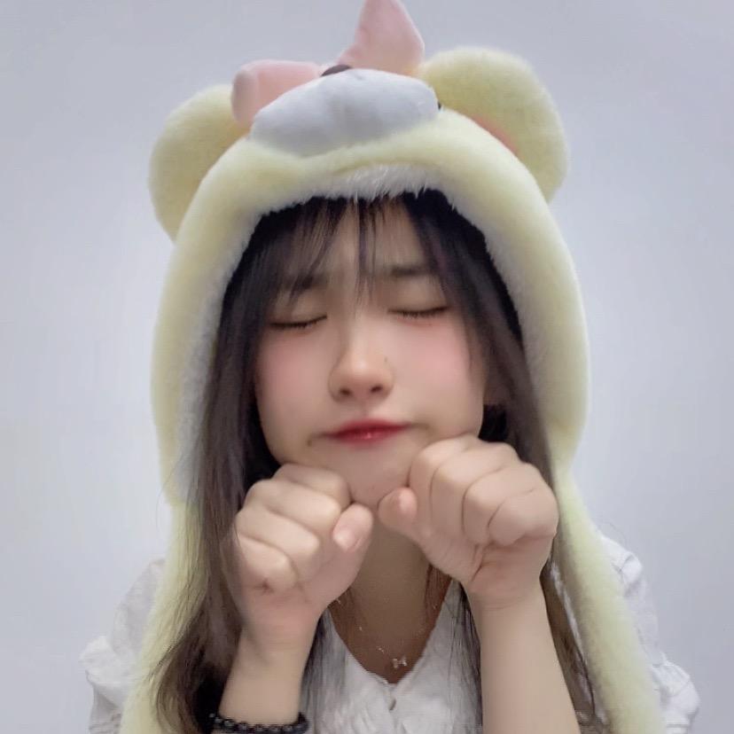小熊也会吃糕糕🍰