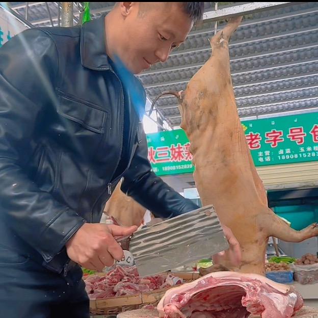 西昌生态乌金猪-启翔