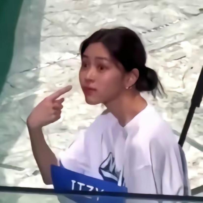 虾仁 不眨眼.