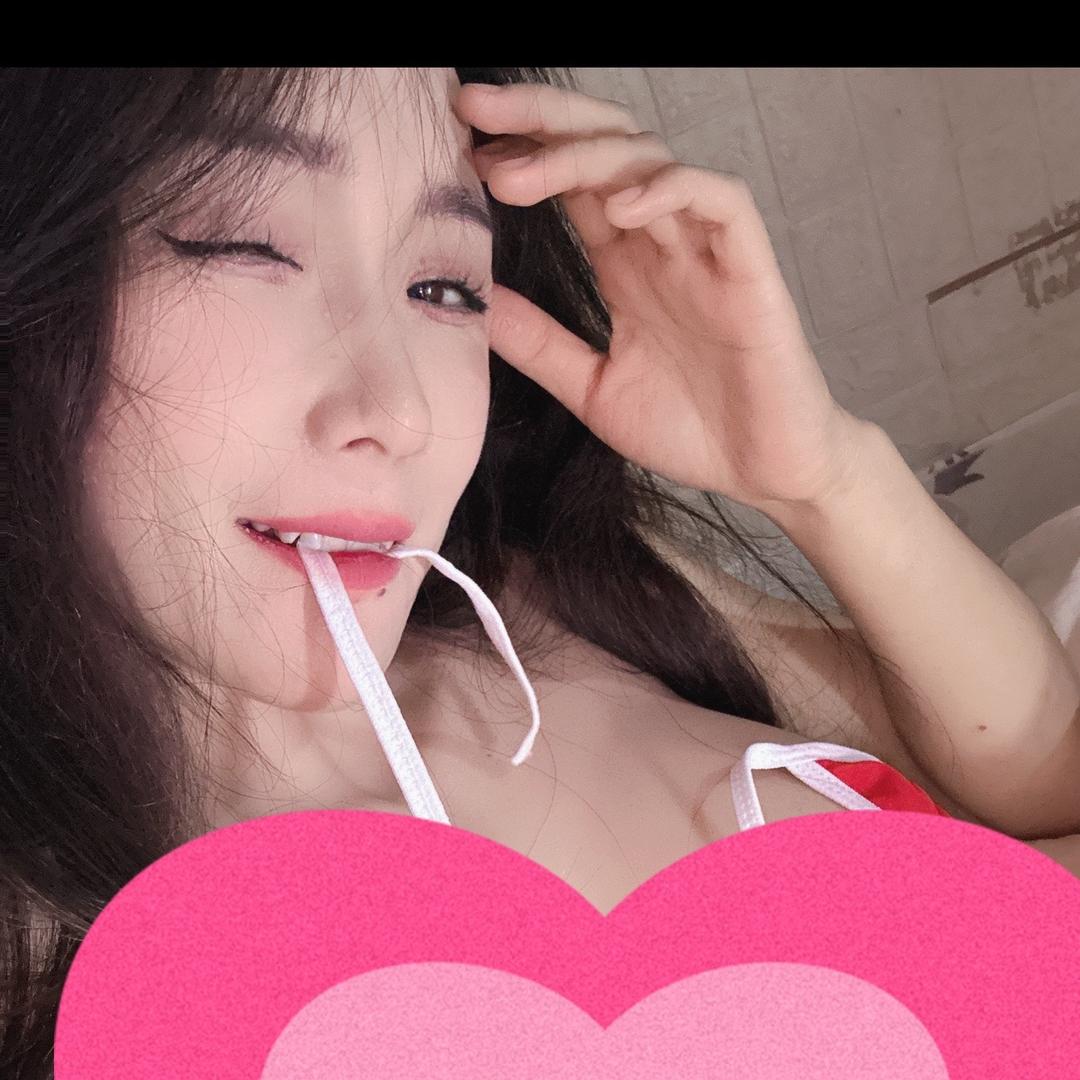 娇艳美少妇