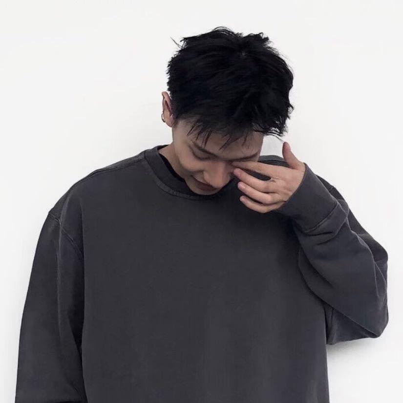 挥着辣条的老三