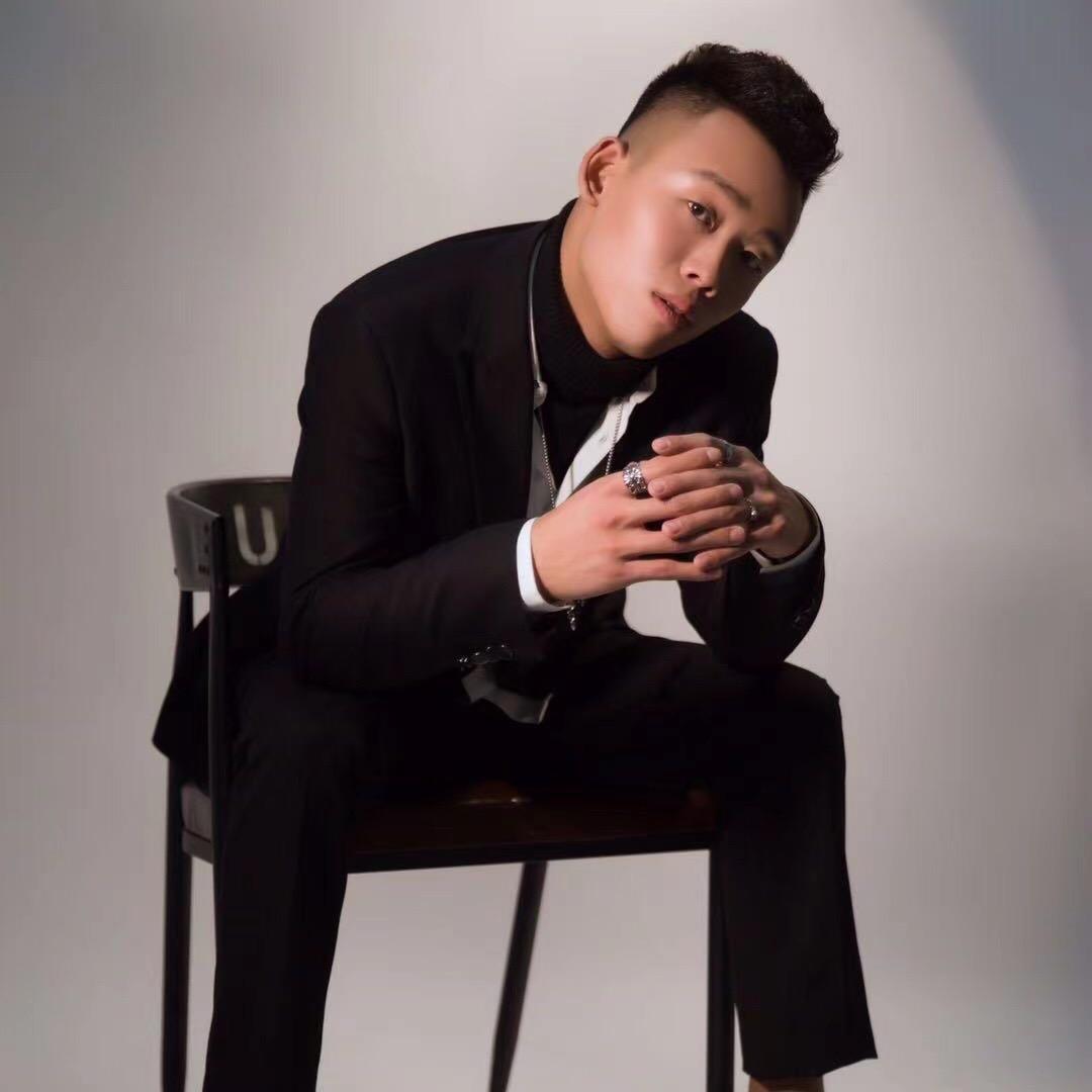 @我叫王百亿