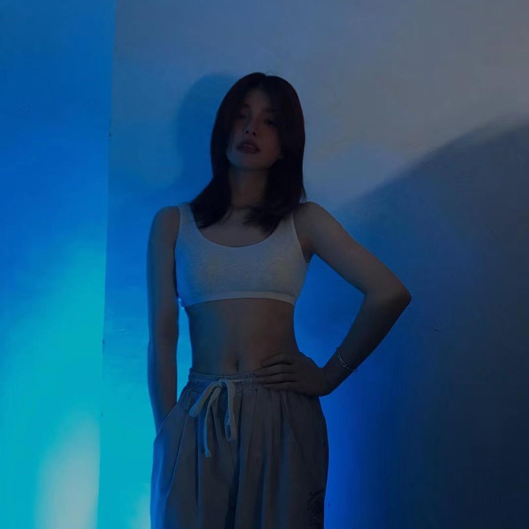 Una（见过JJ版）