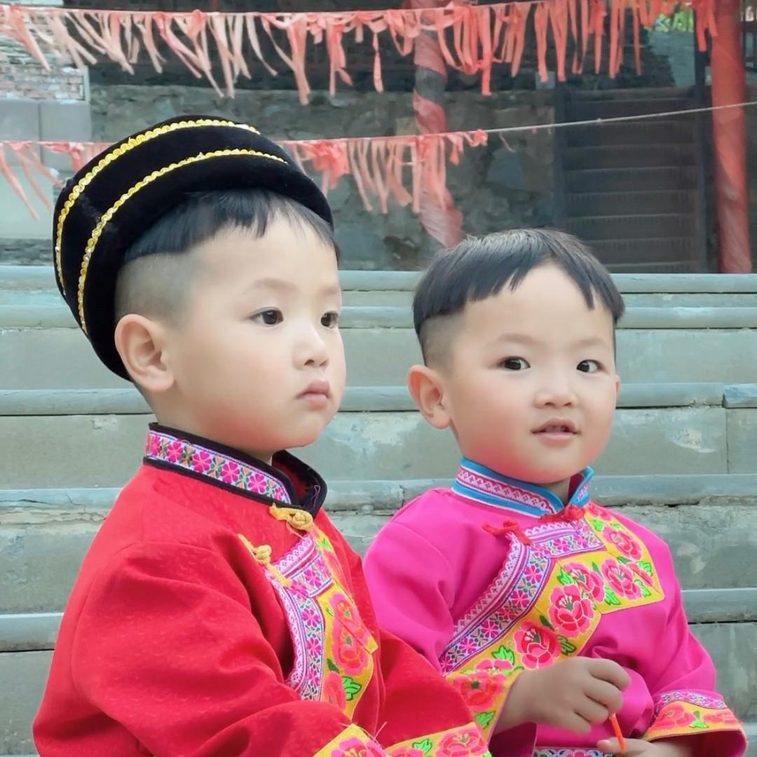 双胞胎麦乐否冷