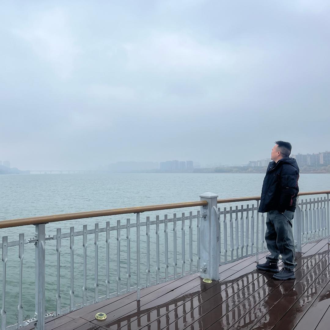 壹城鲜湖畔超市