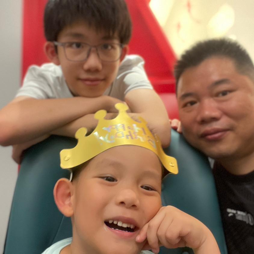 栋栋&硕硕👨‍👩‍👦‍👦