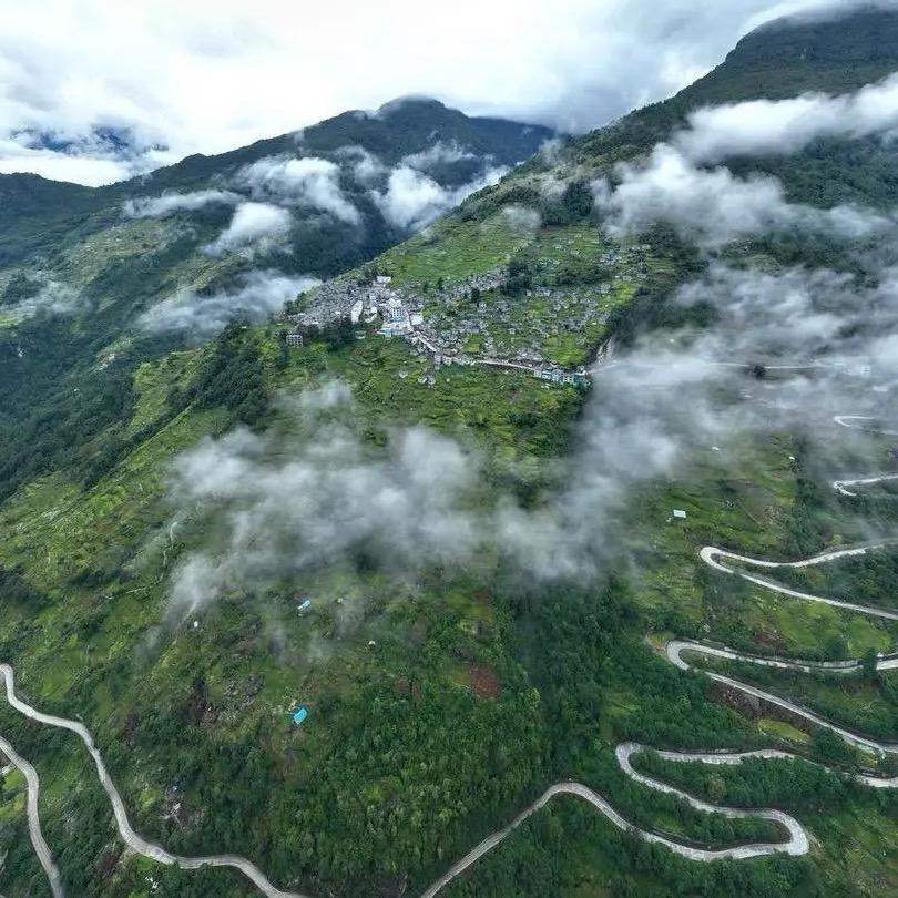 夏尔巴扎西罗布