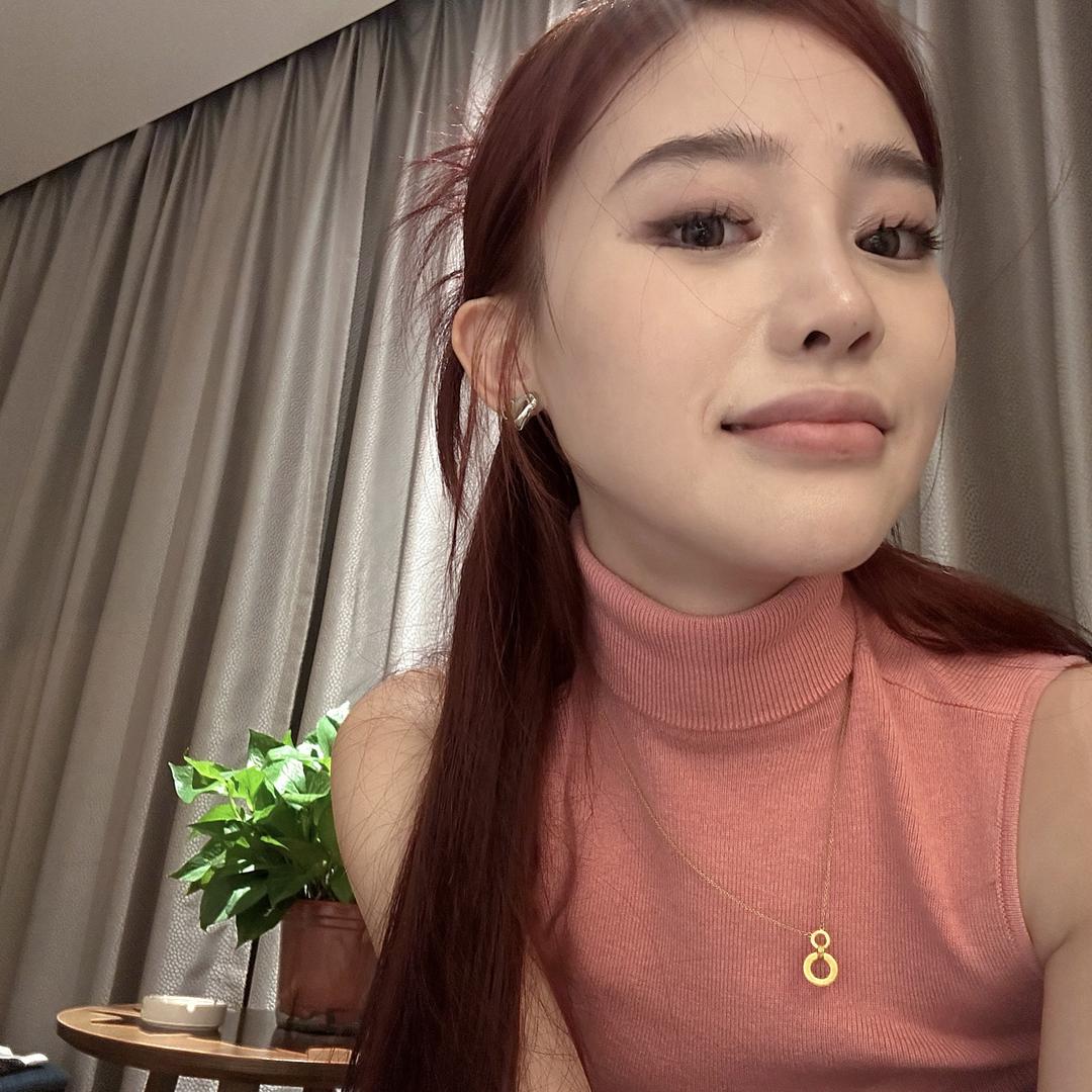是贺小雪吖