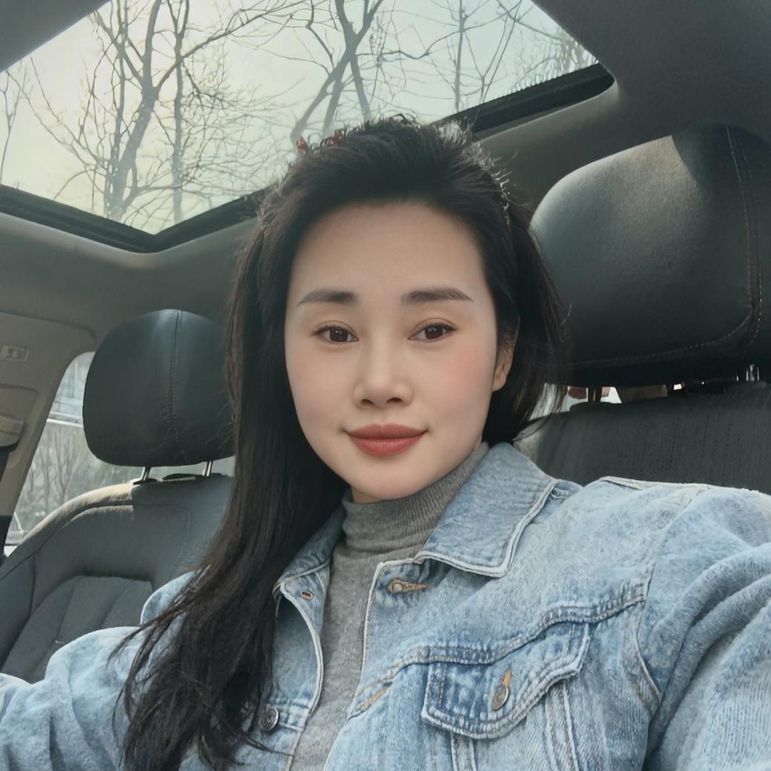 重庆妍熙美业 —宦英