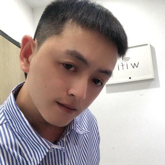 古斯特男发馆小武