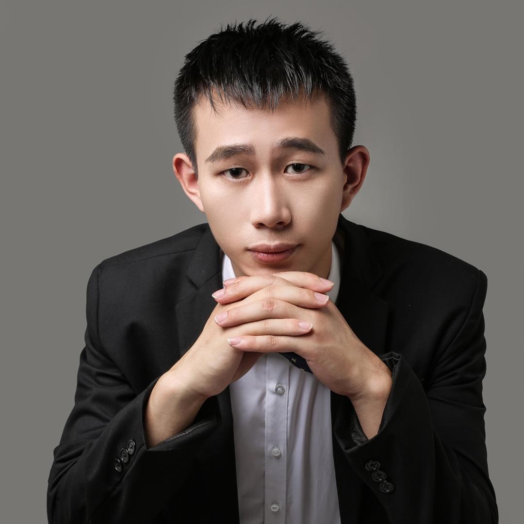 江边房探大鹏