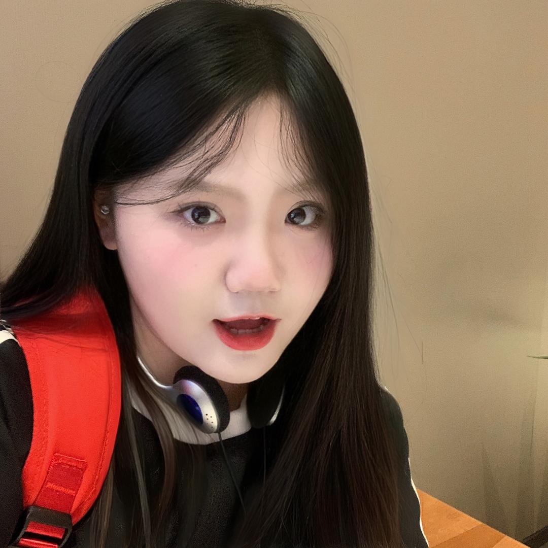 菲菲.
