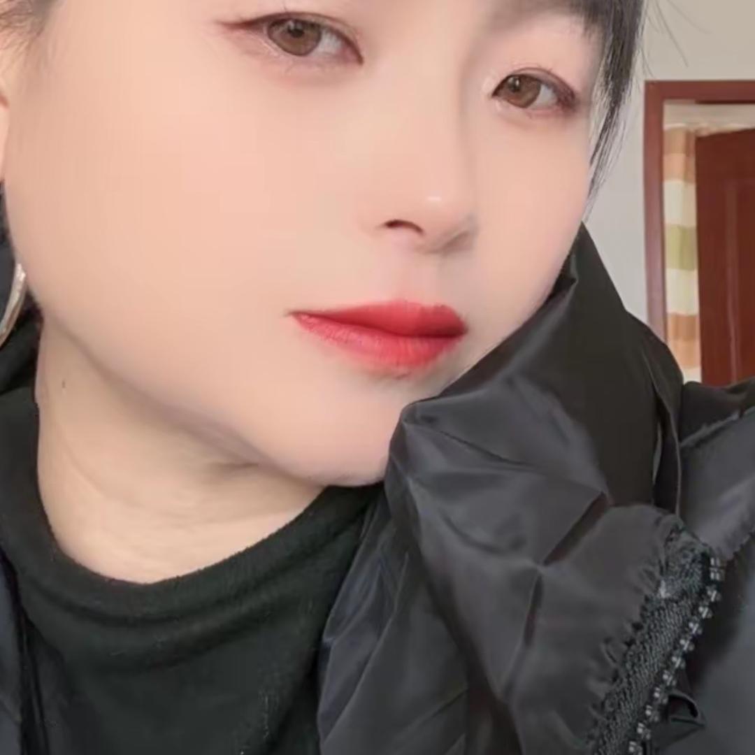 小清喜欢跳舞和唱歌