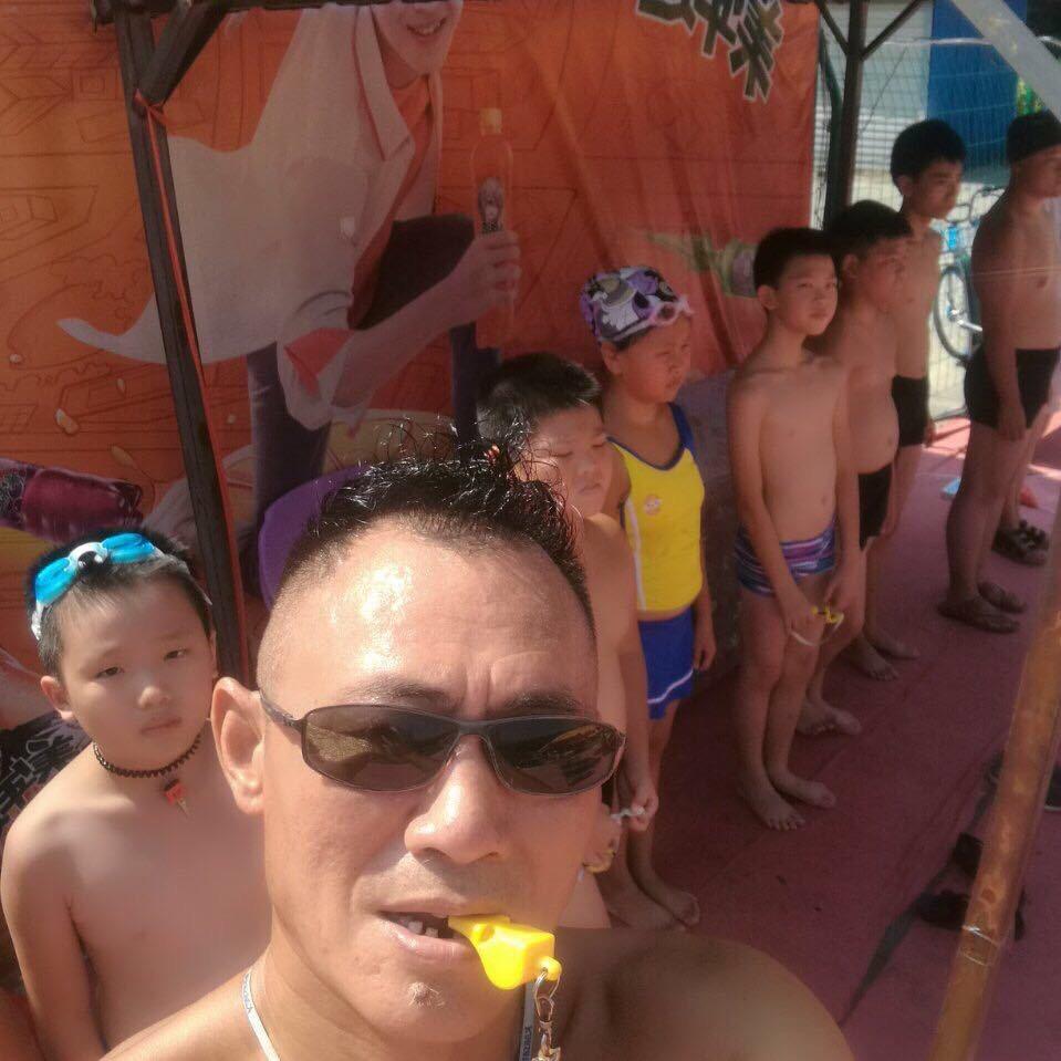游泳吴总教练！💪