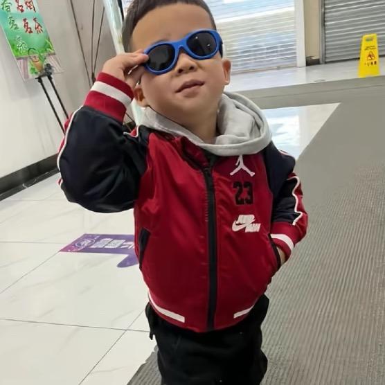 幕后者