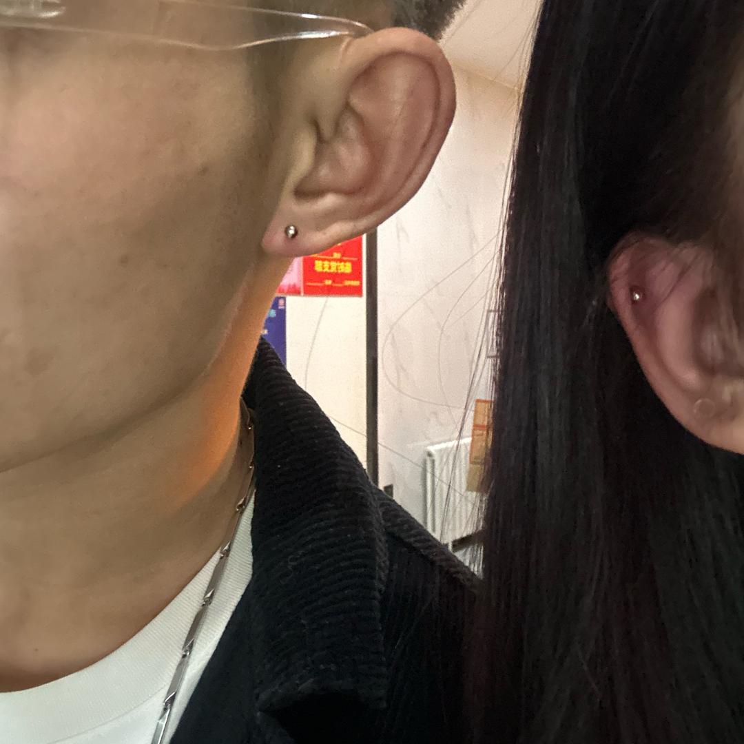 我也不太了解他.
