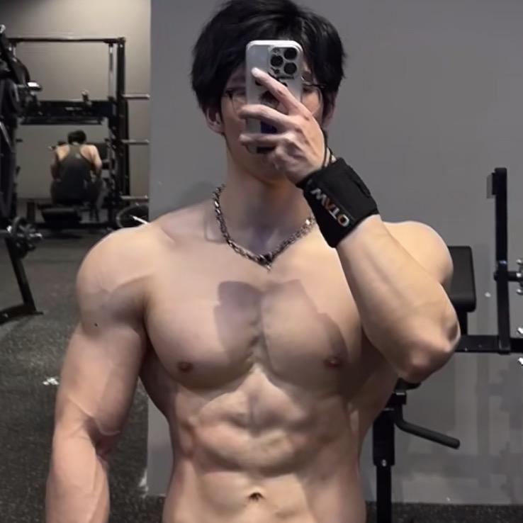 枣庄学院爱健身的张师哥