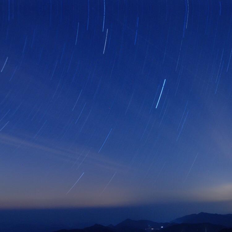 倾城.