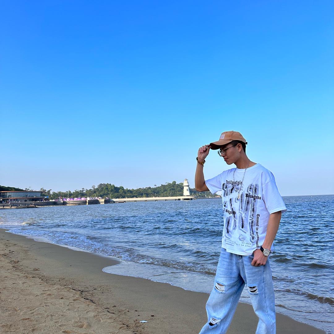 故乡的云小蓝