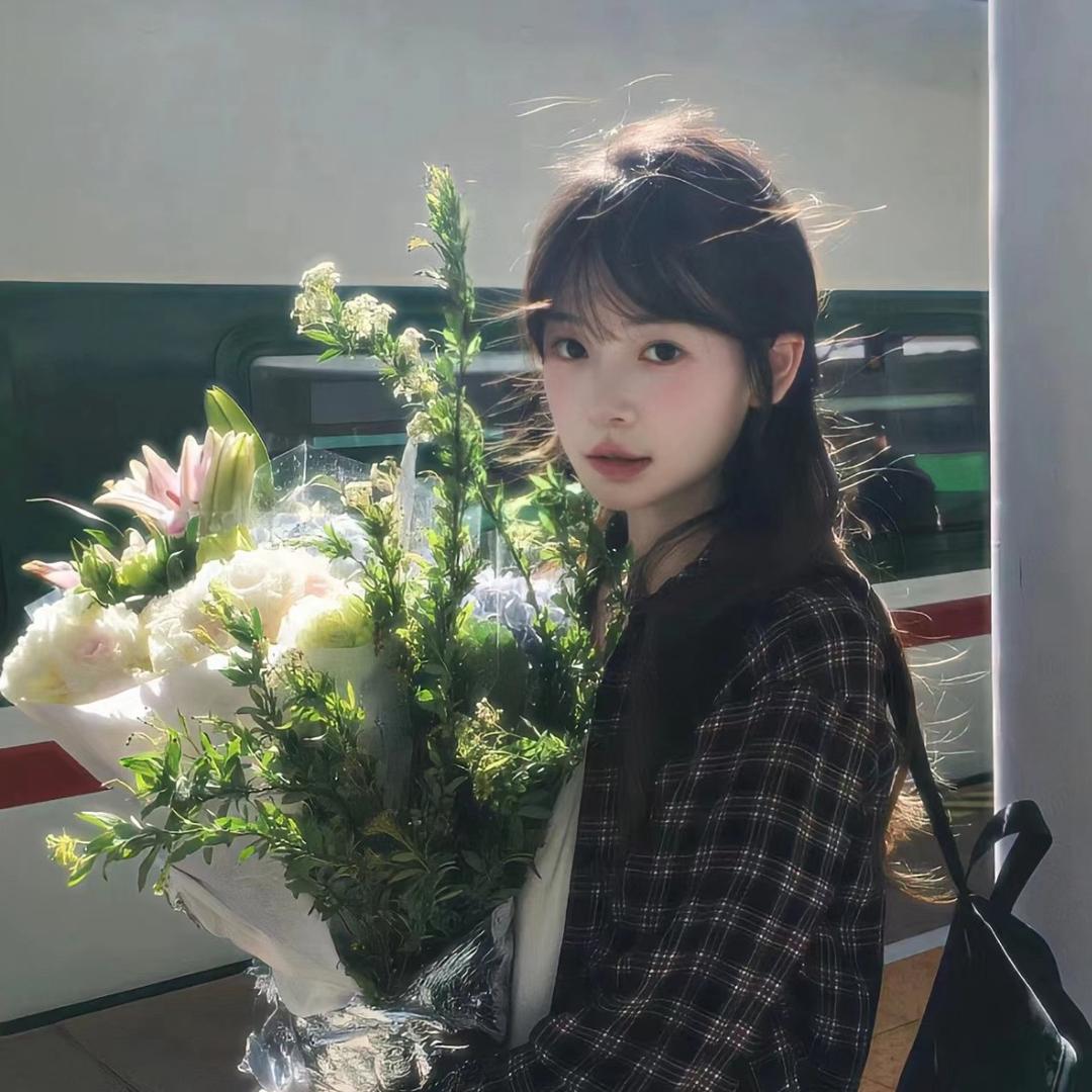 小鱼爱发呆