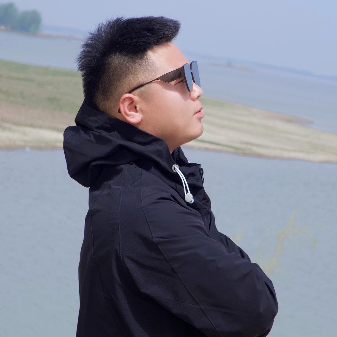 武当玄岳功夫武校卢教练(新老生咨询)