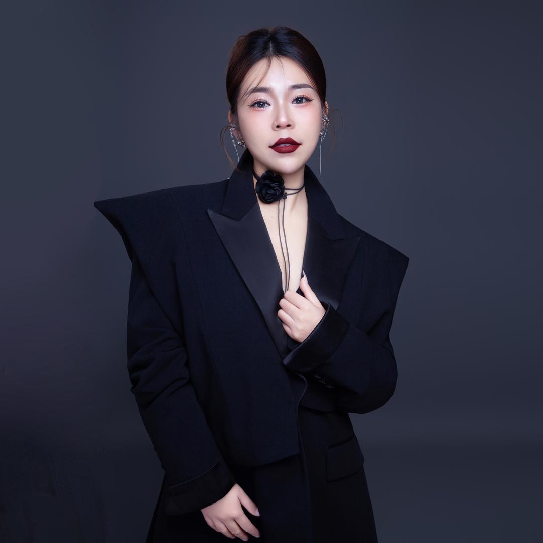 @化妆师—婷婷