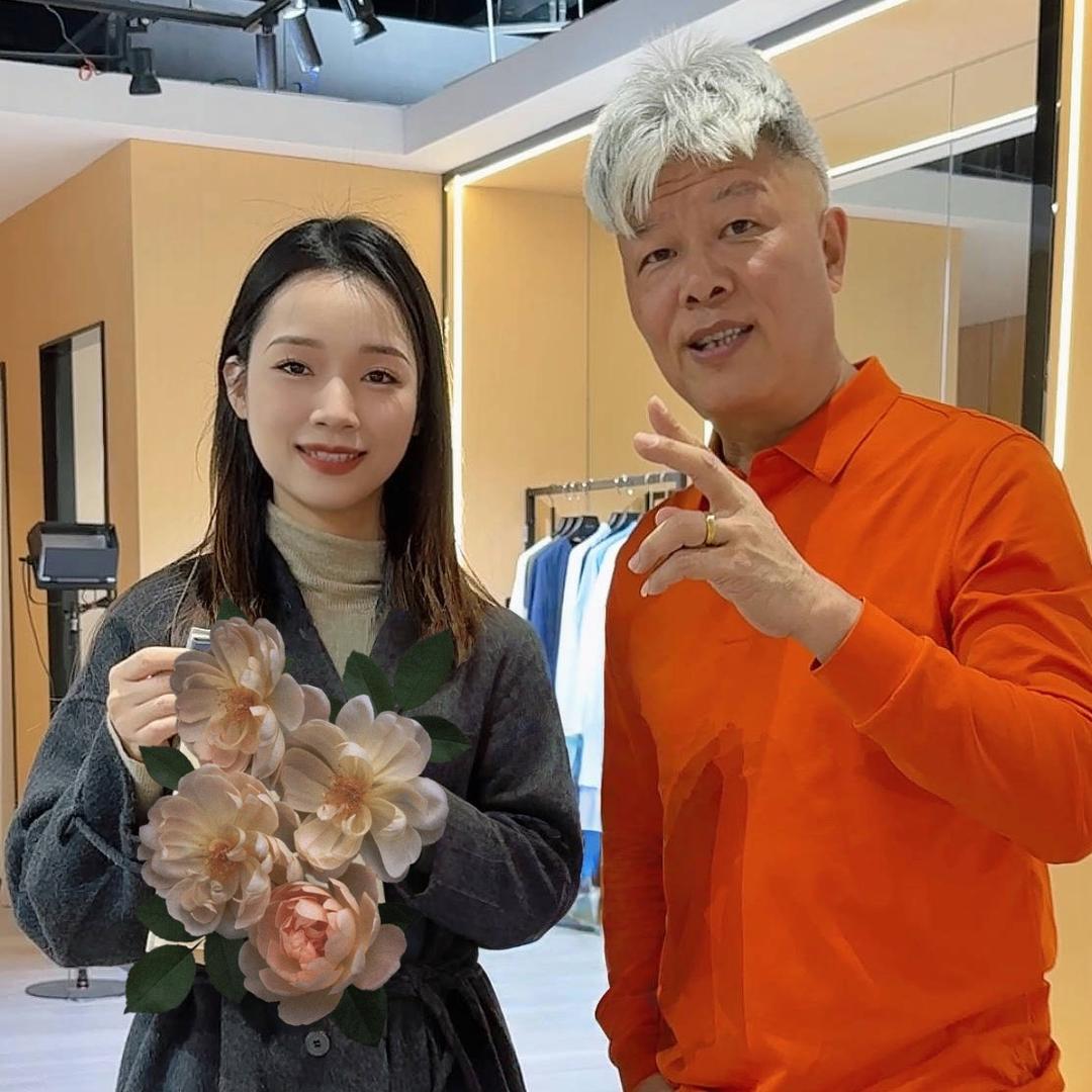 霞湖世家裤子分店-奶茶妹