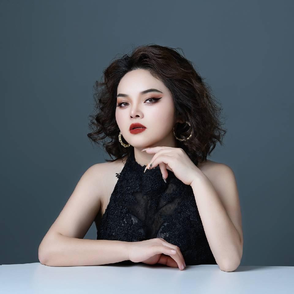 月城慕妍浠.美甲美睫 万莲