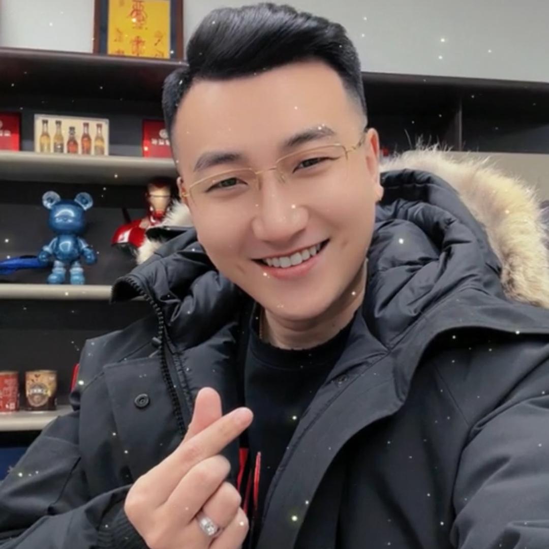 🇨🇳大文哥儿ღ.