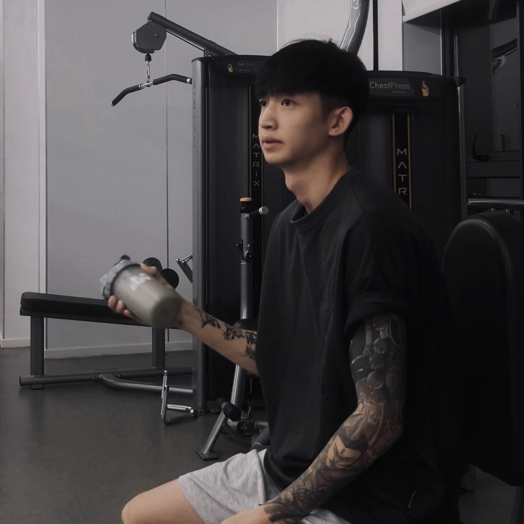 不是细狗的小成