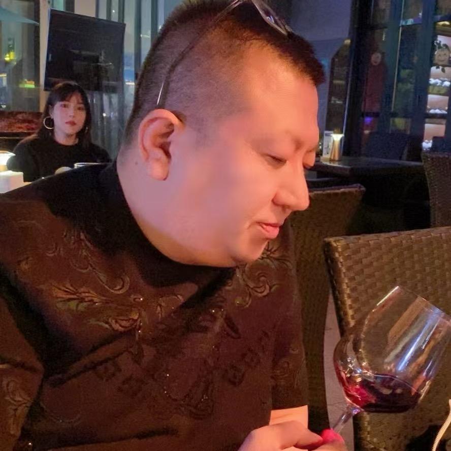 愙歖—大叔：医疗康养人