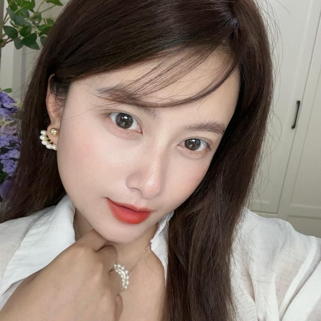 请叫我黄小姐