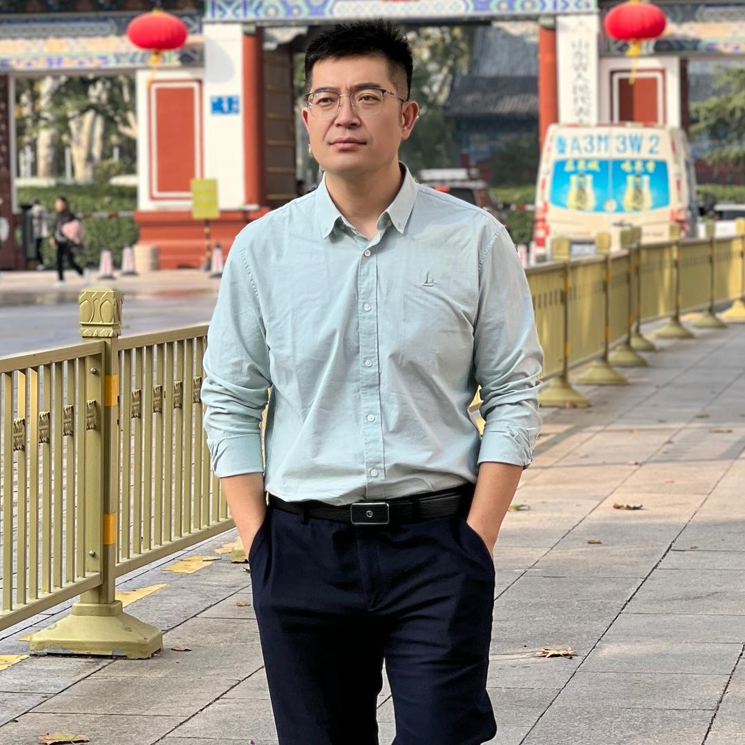 （  Hank汉克  ）