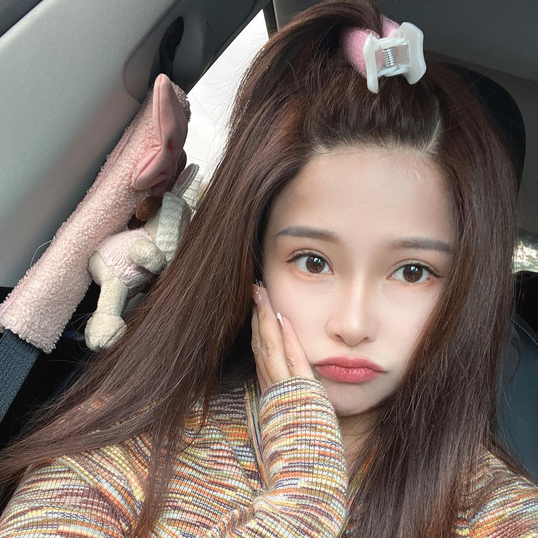 爱追剧的小魔女