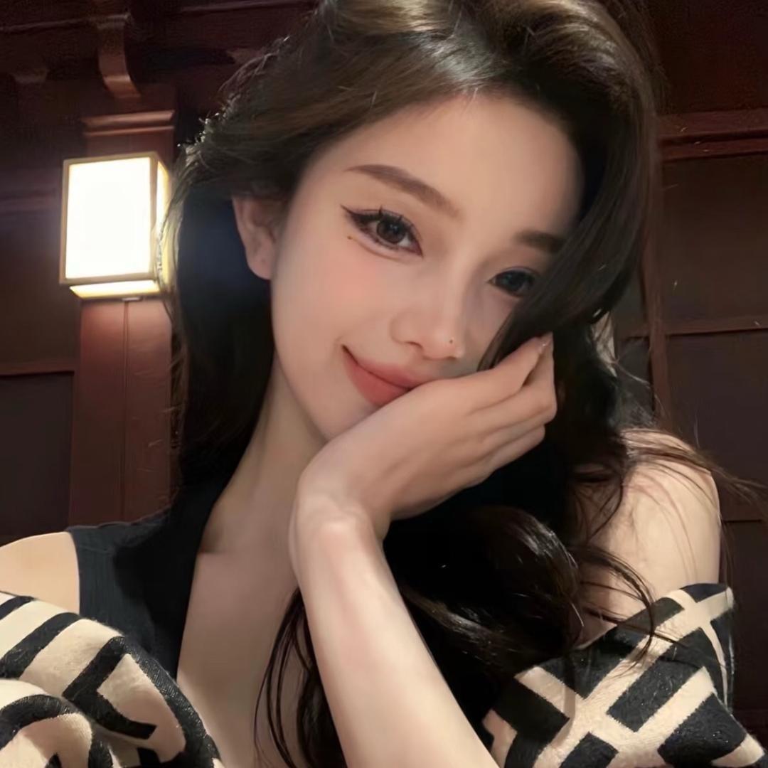 在酒吧门口念佛经的酒鬼