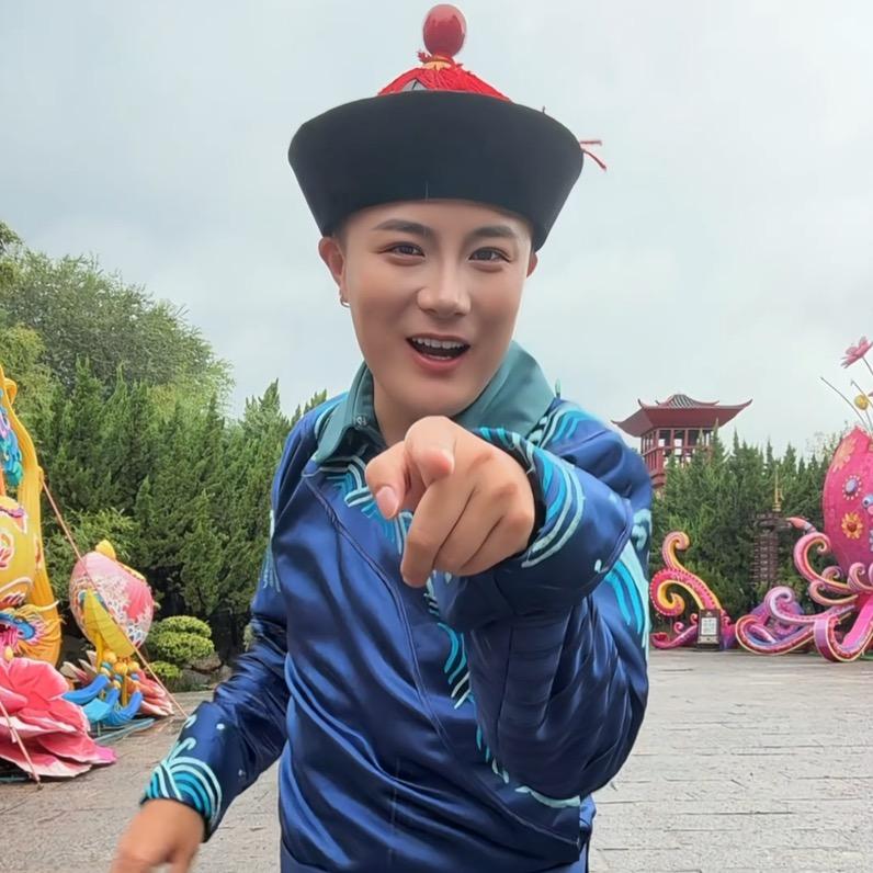 万岁山韦小宝 张阔