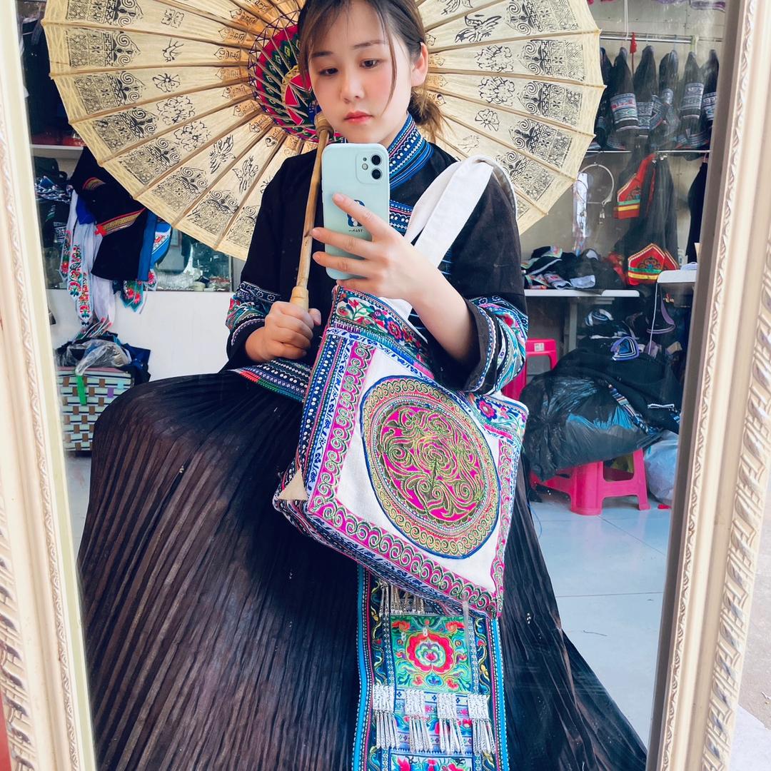 晓丹民族服饰