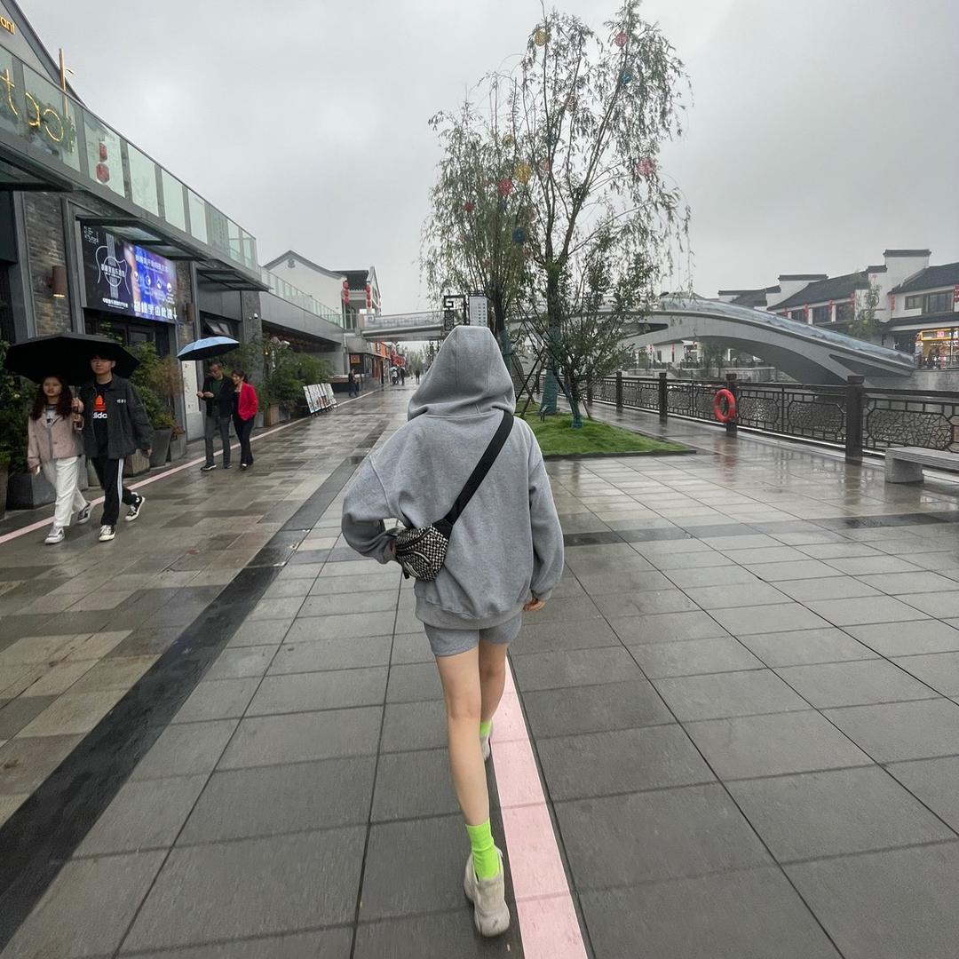 梅里大酒店余晓梦🌈